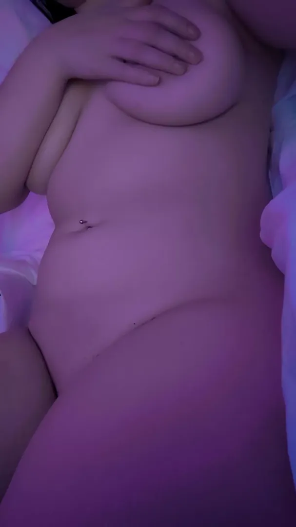 Would any men like to see my nudes?