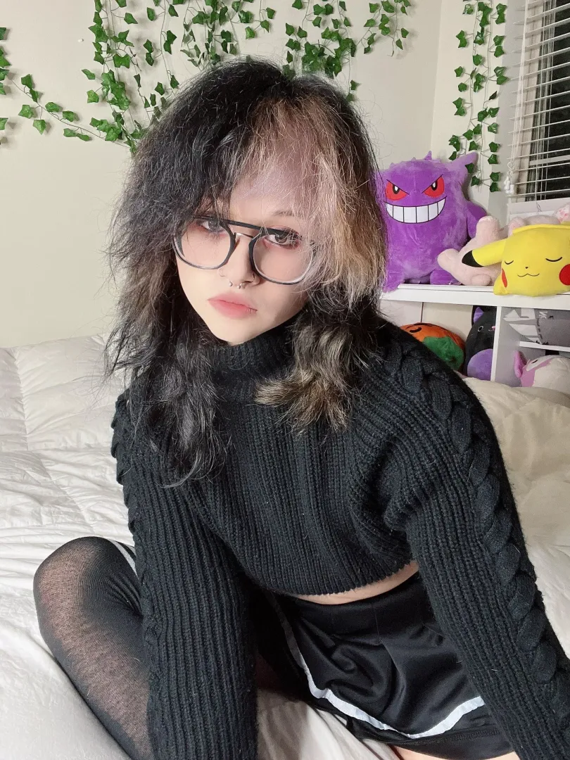 Would it be fun to put makeup on each other?? 🫣🥰
