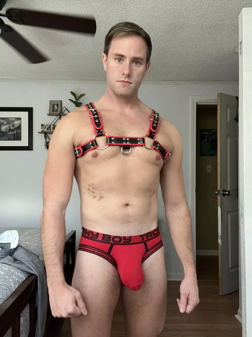Would love for a guy to abuse my bulge 🥵