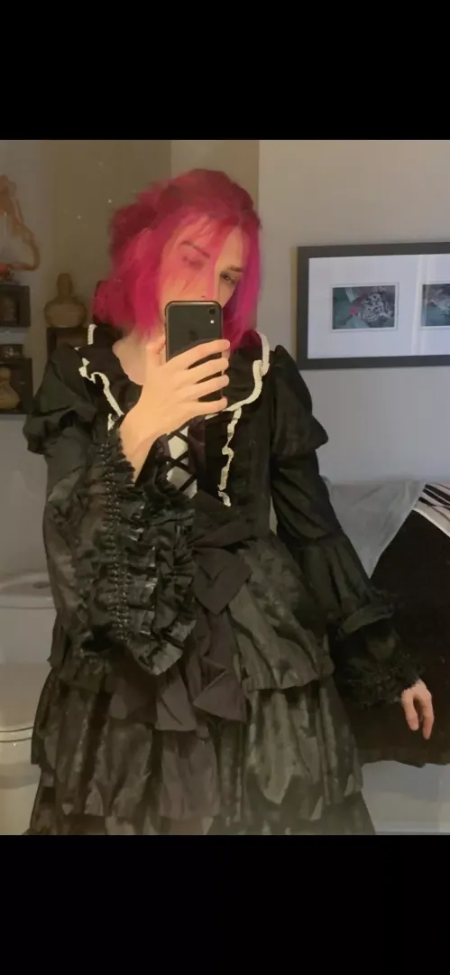 Would love to see more representation of this fashion 🤭
