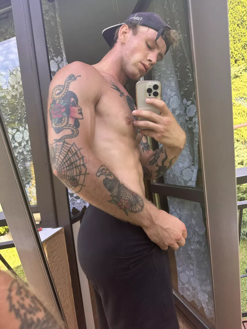 Would u slap?