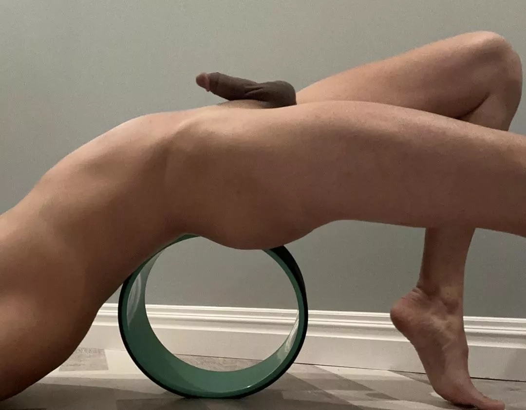 Would u take my yoga class? 🧘🏽‍♂️