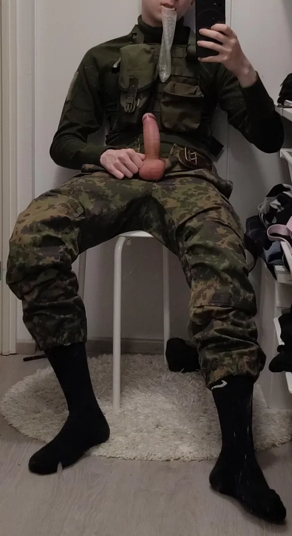 Would we fuck with or without the condom?😈🍆