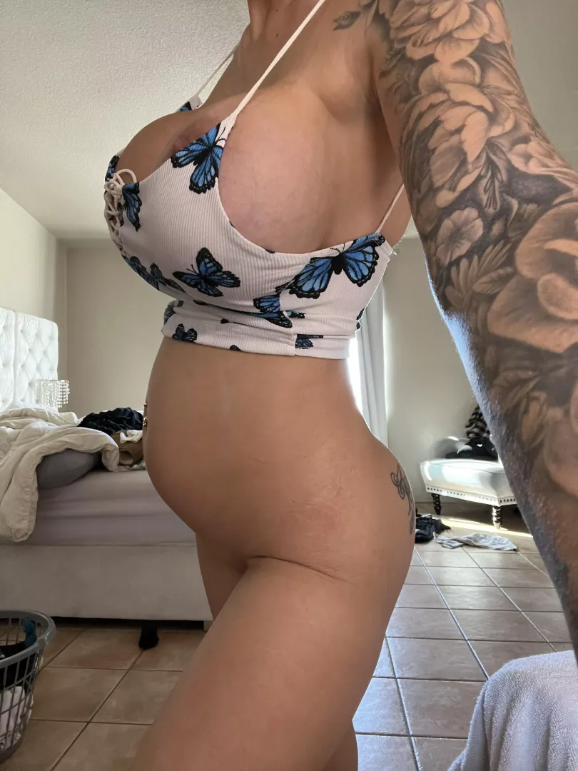 Would ya let me send ya most of my pregnant nudies?? 😈😈💦