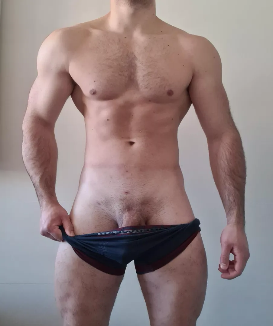 Would you be my roommate with benefits?