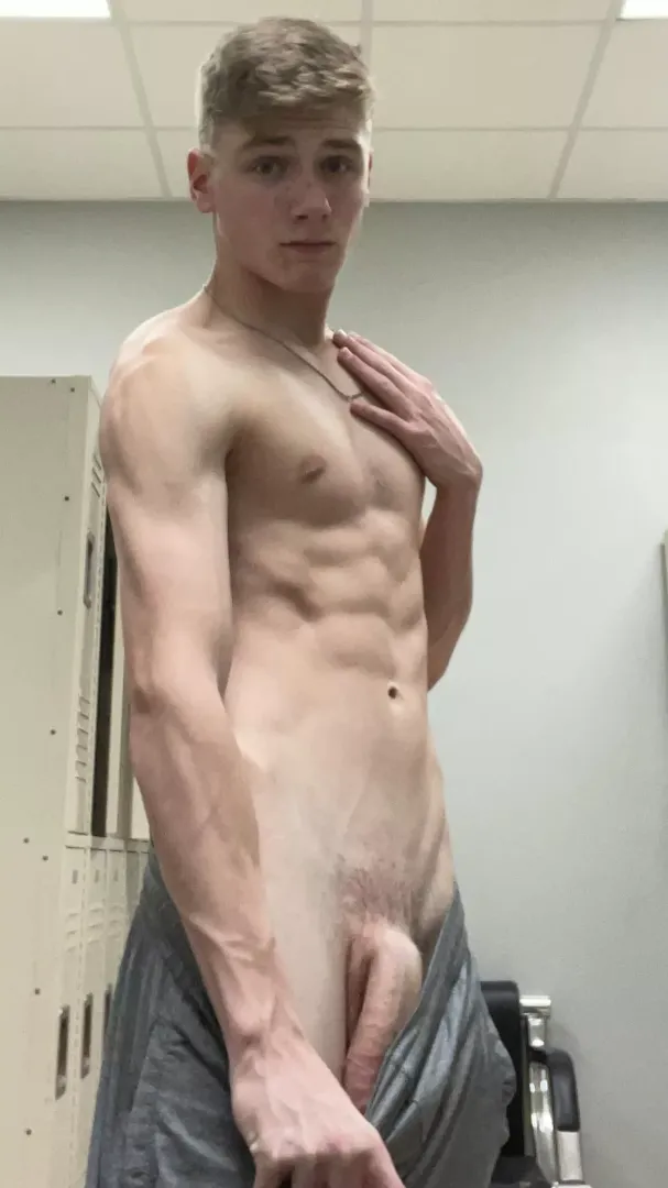 Would you be to distracted to workout? 😜