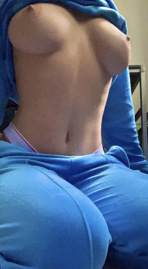 Would you date an 19 y/o flasher?