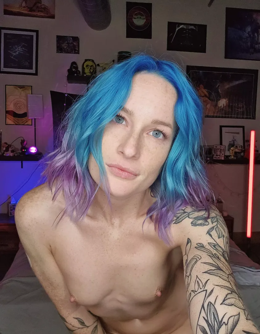 Would you date an alt girl with blue hair and bluer eyes?