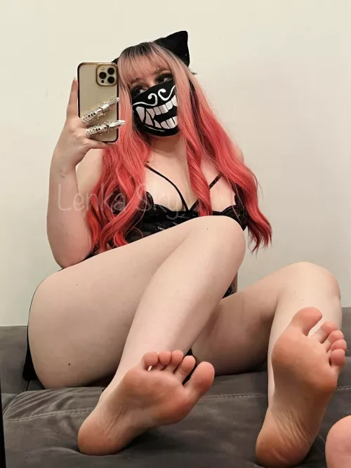 Would you eat my pussy as I’m playing?