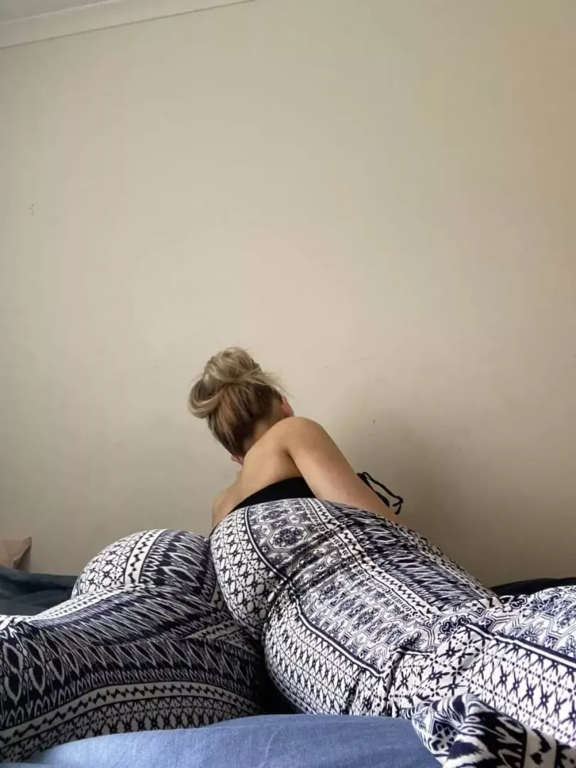 Would you fuck me in this outfit? 🤗