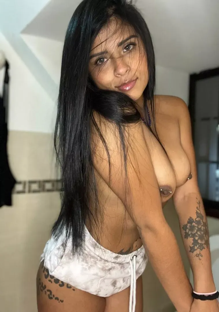 Would you Fuck me on the first date? 🙈😝(f)