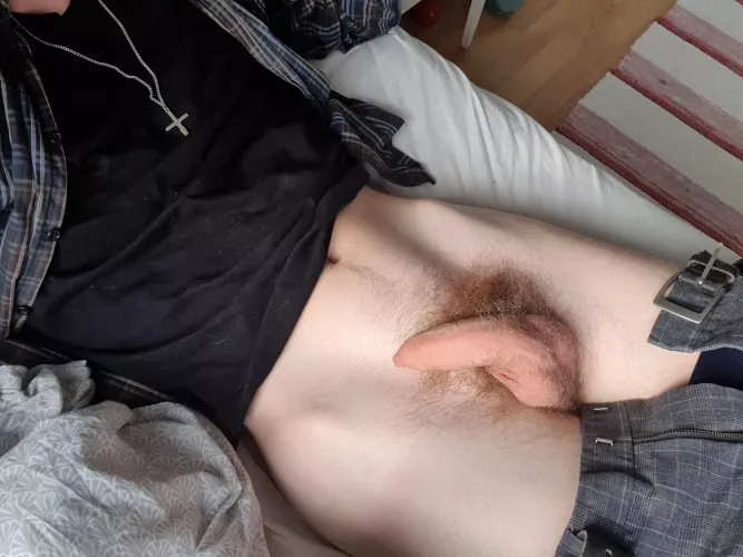 Would you fuck my 18 year old cock?💞