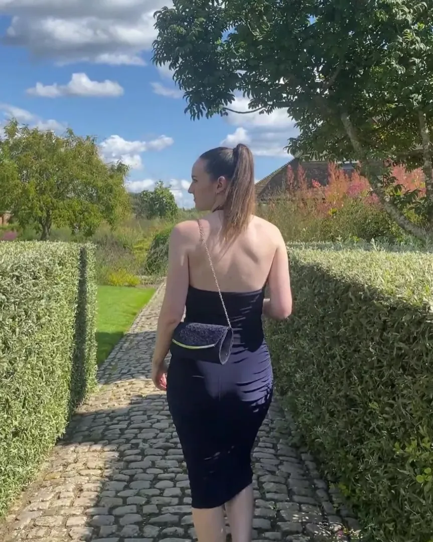 Would you fuck this wedding slut's fat ass? 😩