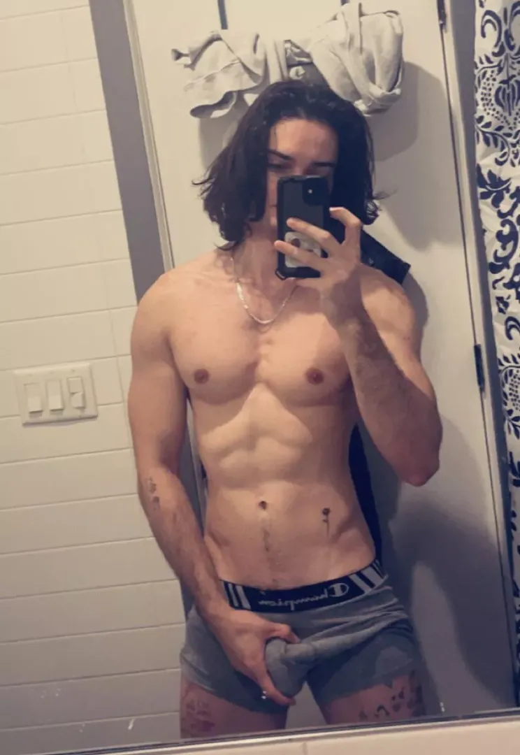 Would you join me in the shower🖤