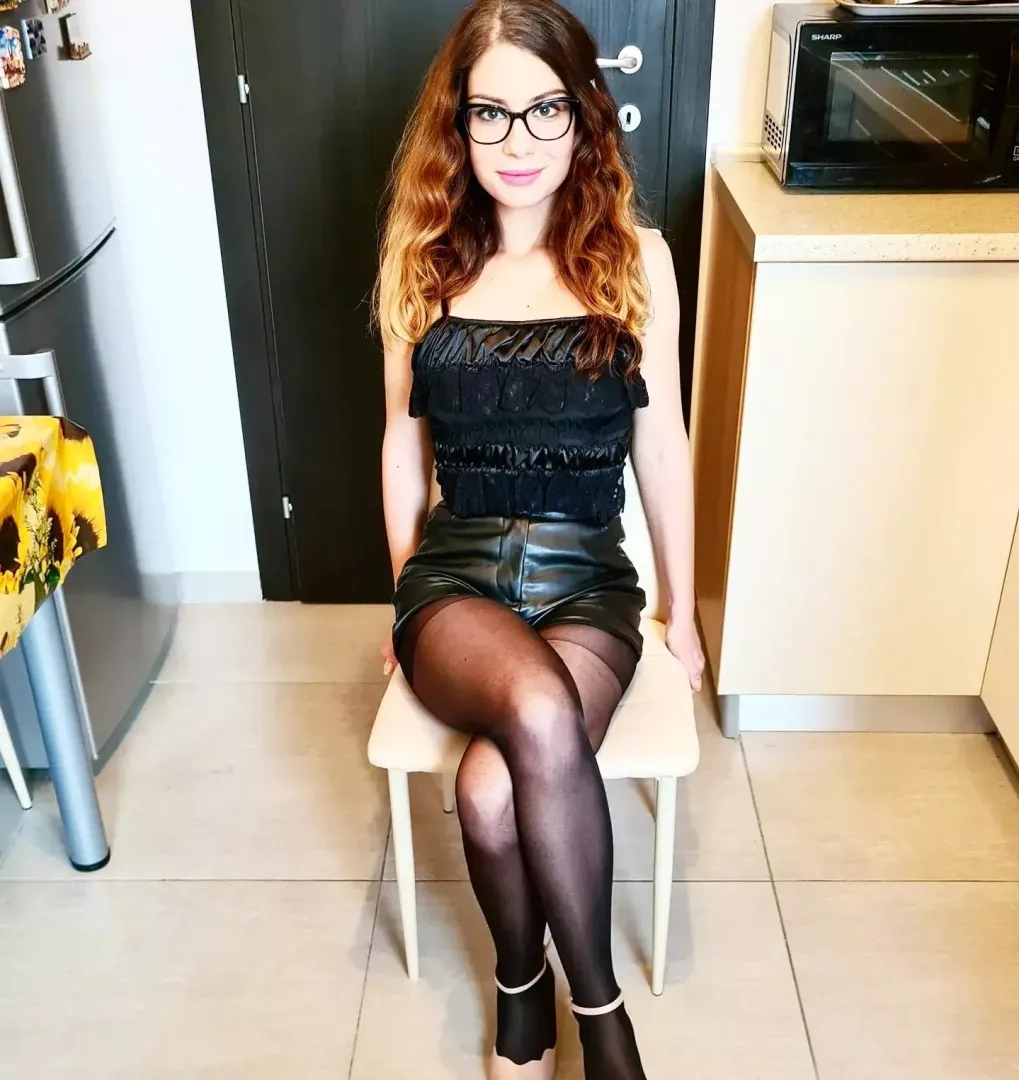 Would you kiss my pantyhose legs ?