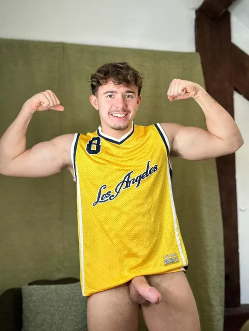 Would you let a 6ft giant breed you??