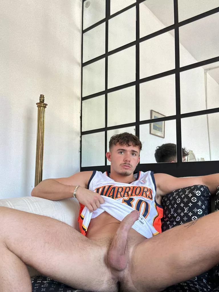 Would you let a 6ft giant breed you??