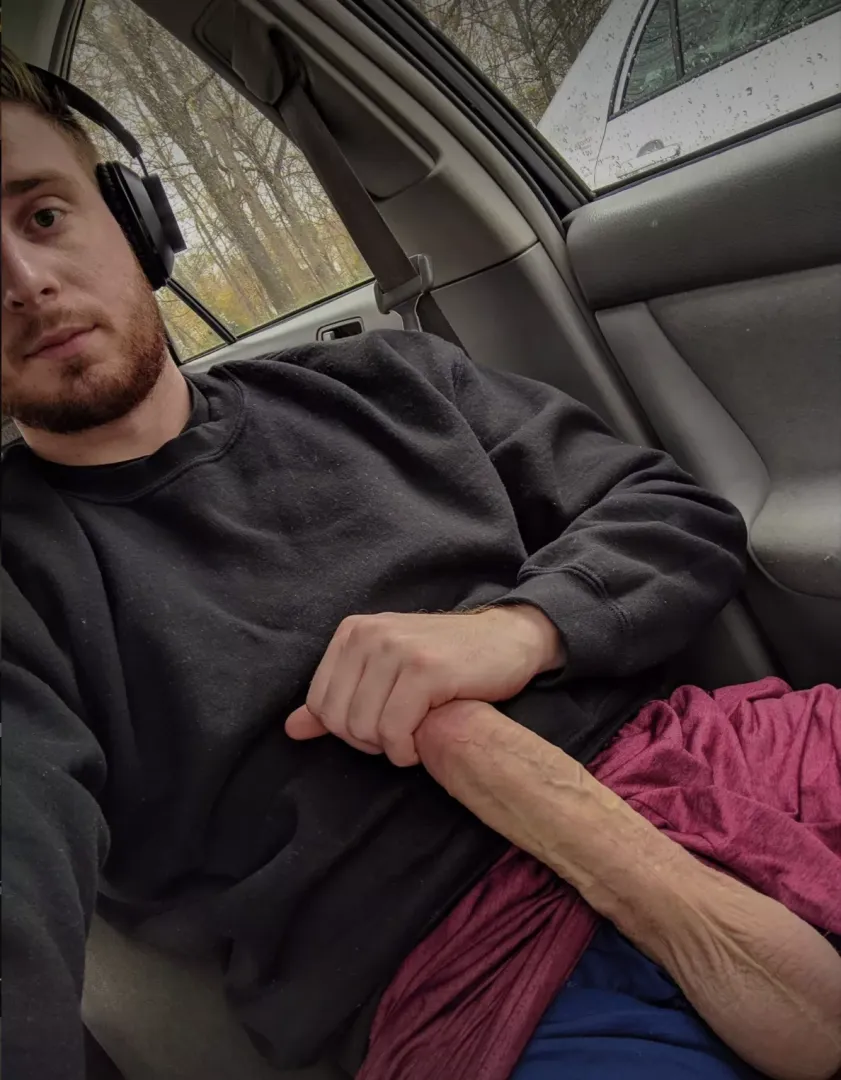 would you let a 6ft3 gym boy breed you in public?