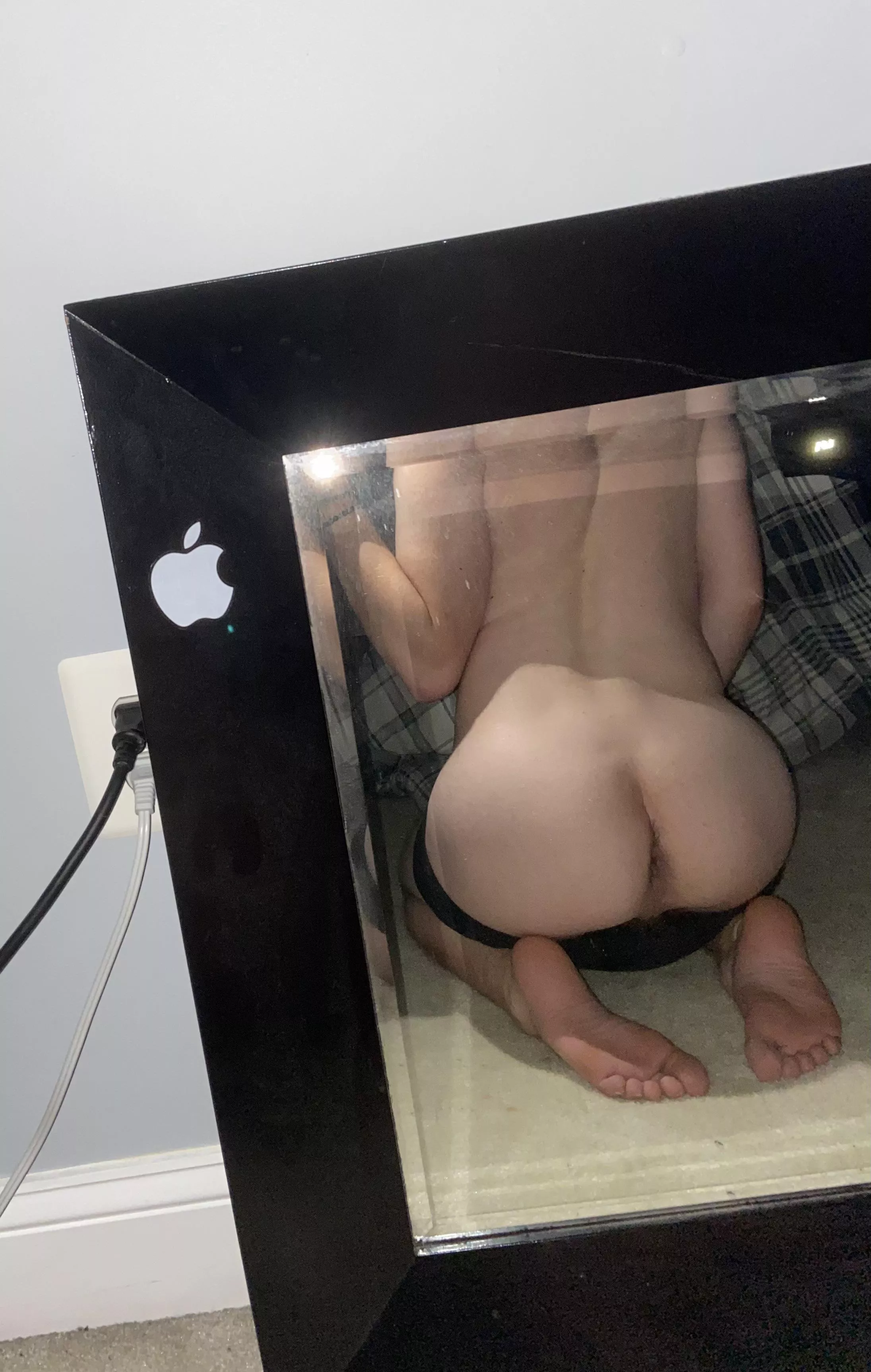 Would you let me send you sexy mirror pics?