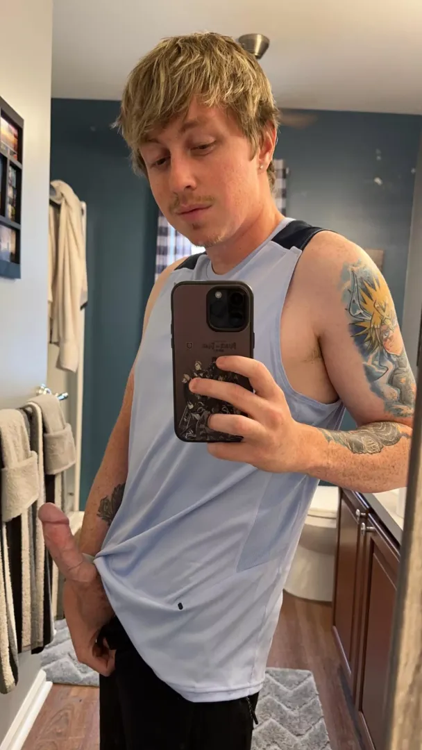 Would you let this gaymer fuck you?