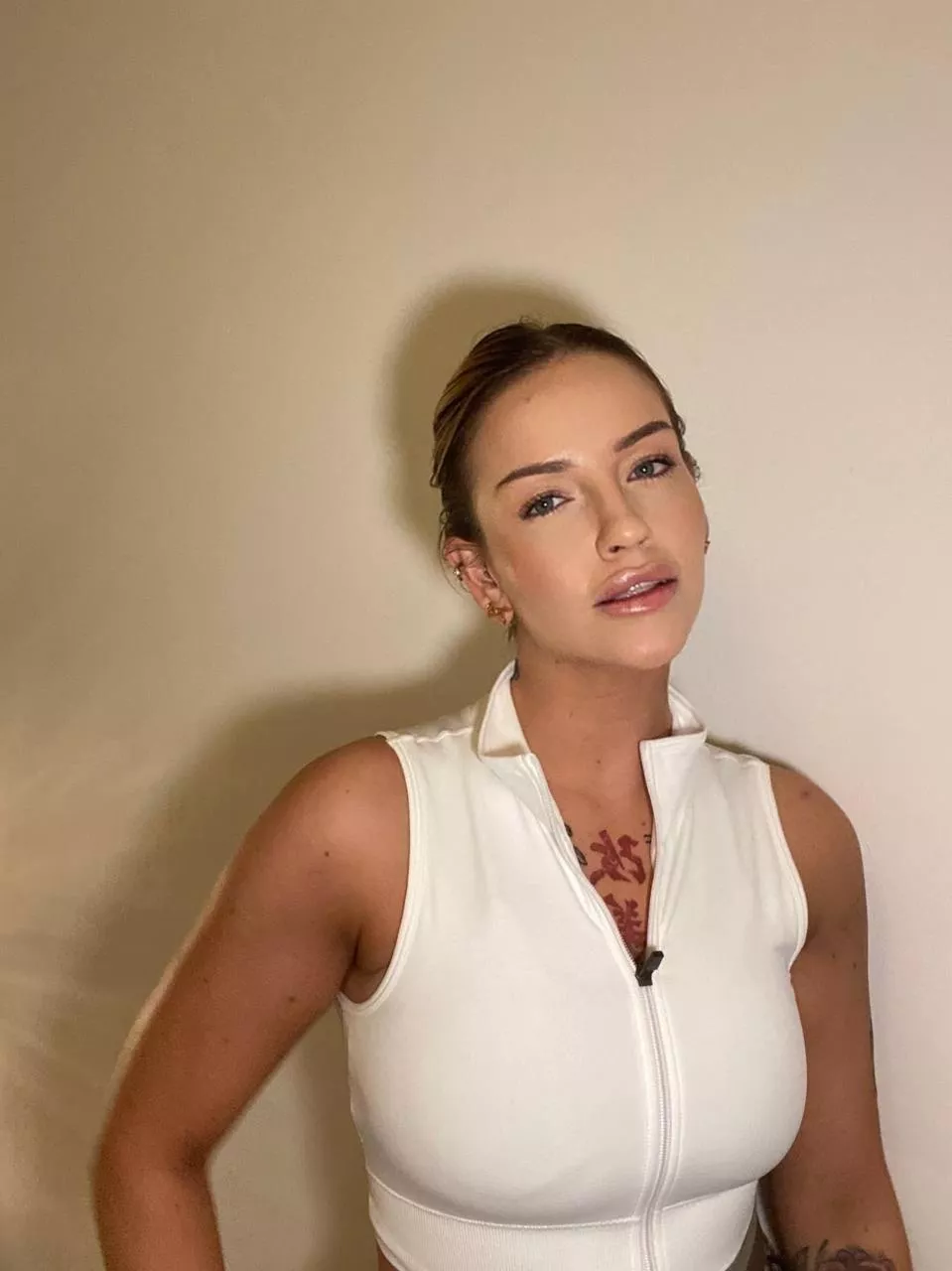 Would you notice me in my white croptop when you would walk past me on the street?