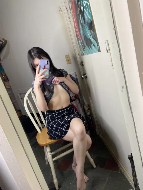would you peek back at my belly button