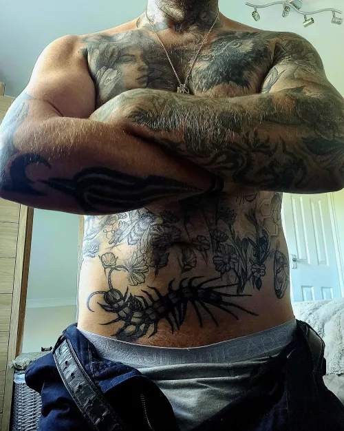 Would you play rough with a daddy boss ??