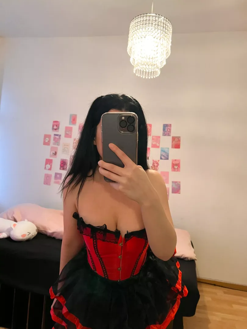 Would you rather watch football or watch my titties bounce? ❤️