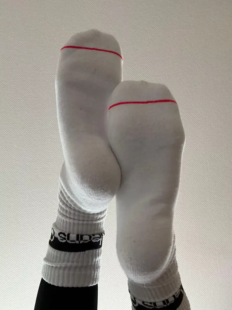 Would you sniff my socks after our date? 🤭