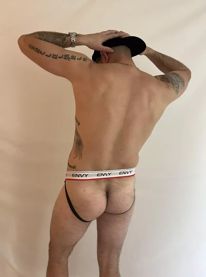 Would you sniff or lick?