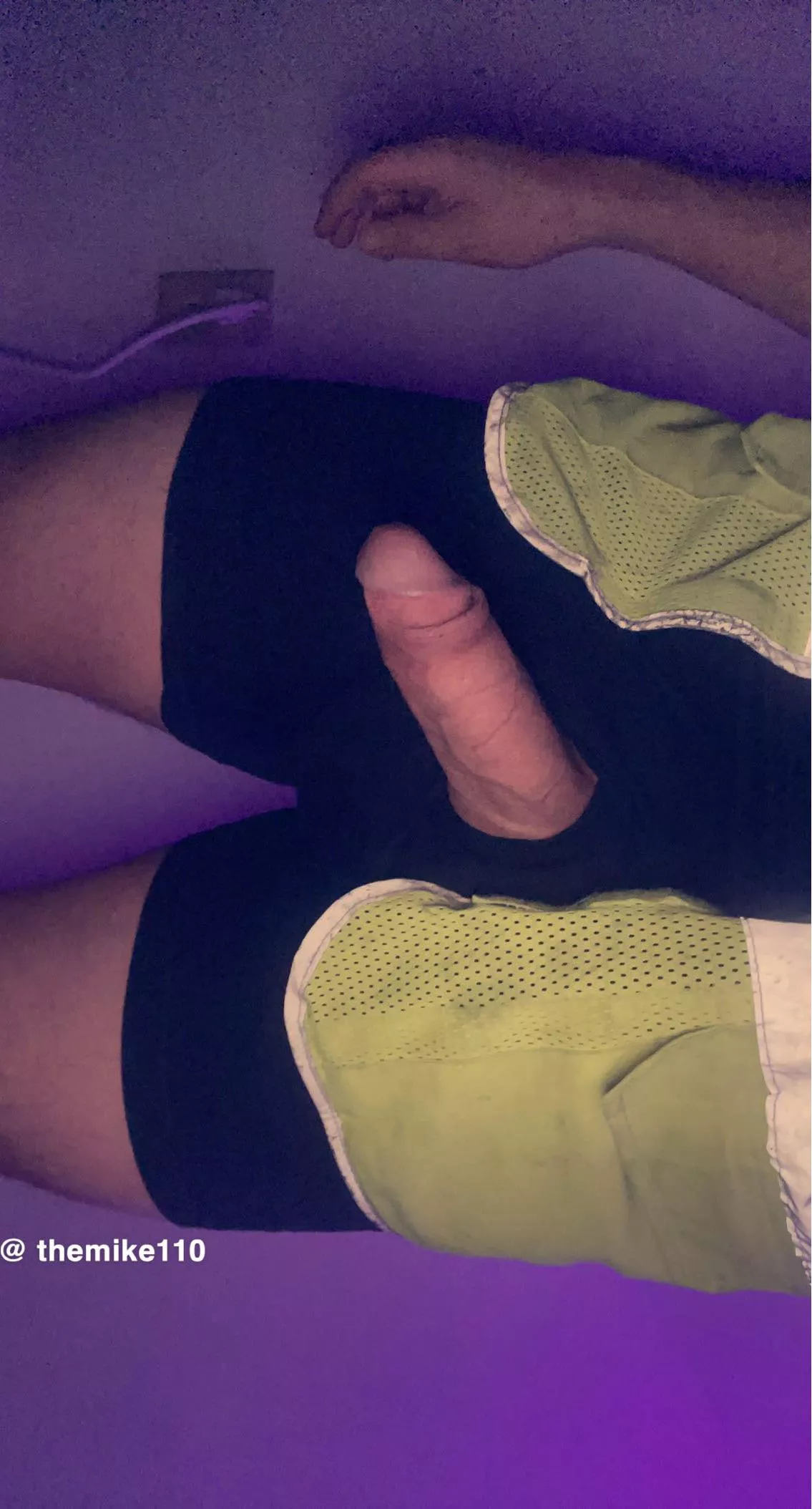 would you stick your tongue under my skin for thanksgiving dessert? 🦃😈