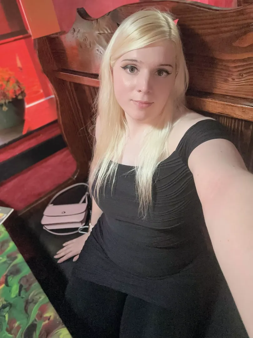 Would you take a thicc trap out to dinner? 💕