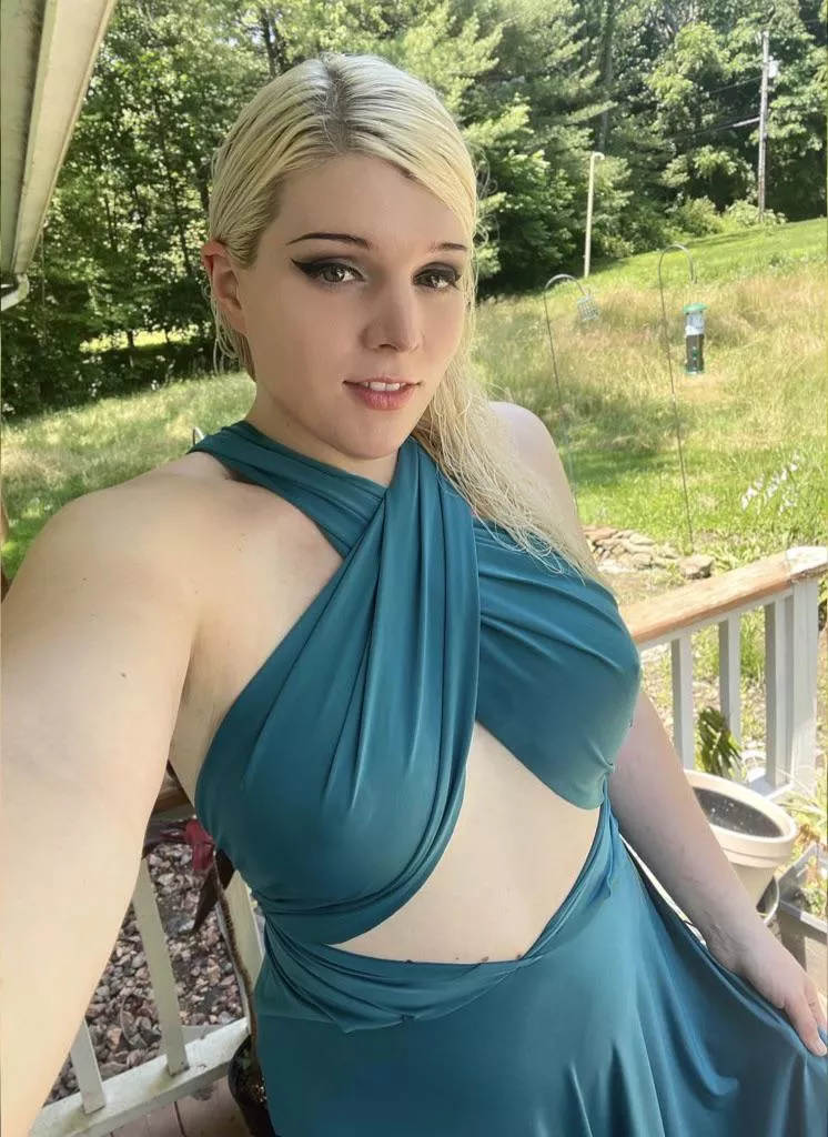 Would you take this femboy out to brunch? 🥹