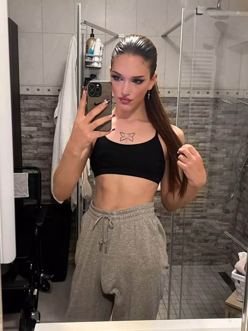 would you wanna take off my pants and let me fuck your throat and spit in your mouth ?🫶🏼