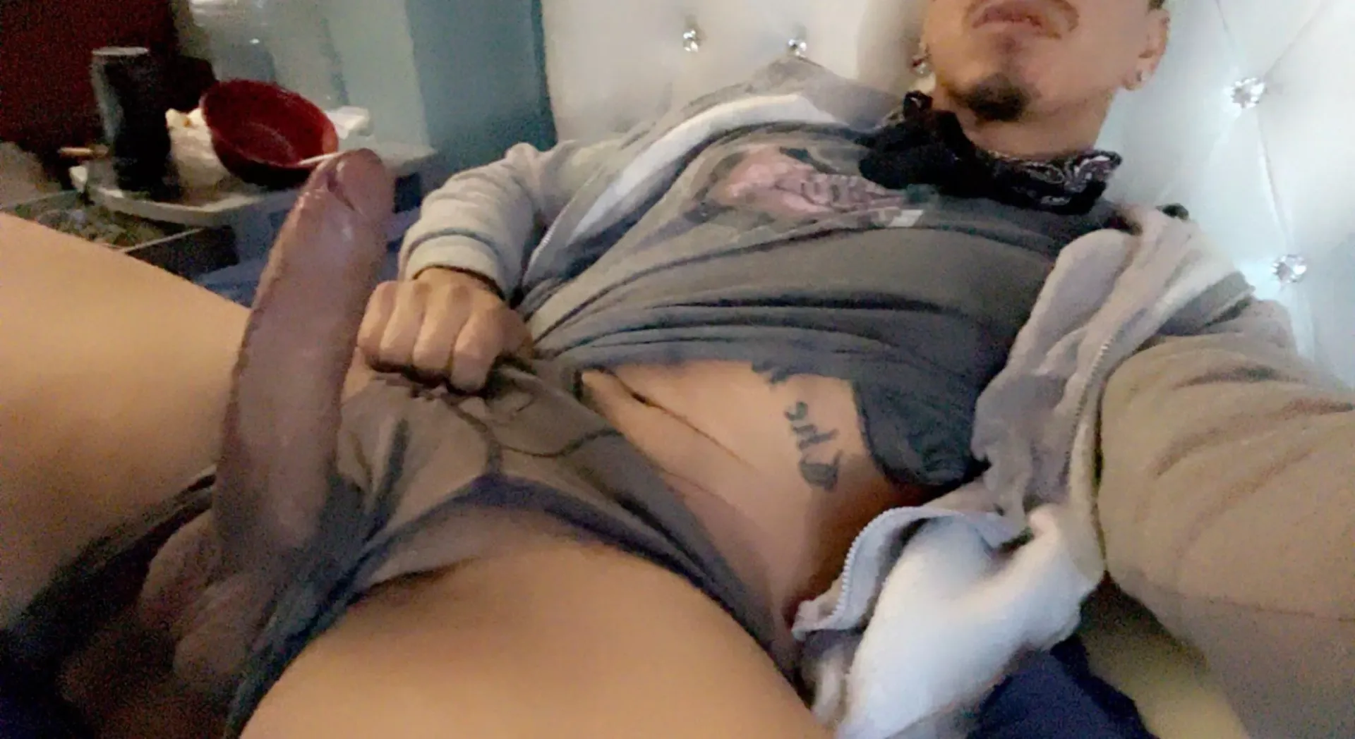 Wouldn’t you like to find me like this in your bed?