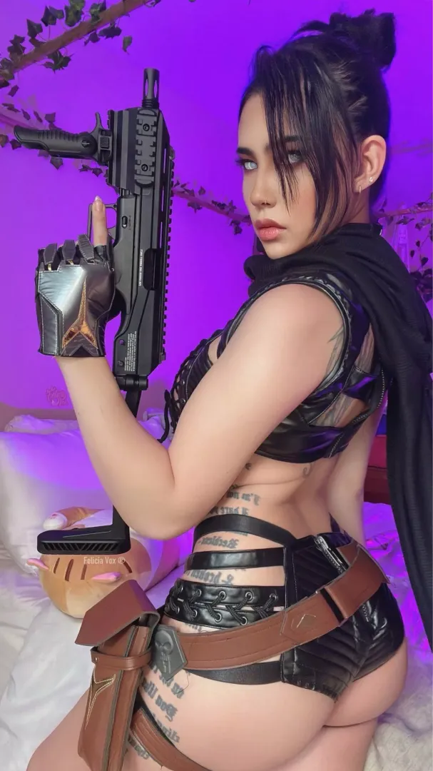 Wraith boudoir closet cosplay from Apex Legends