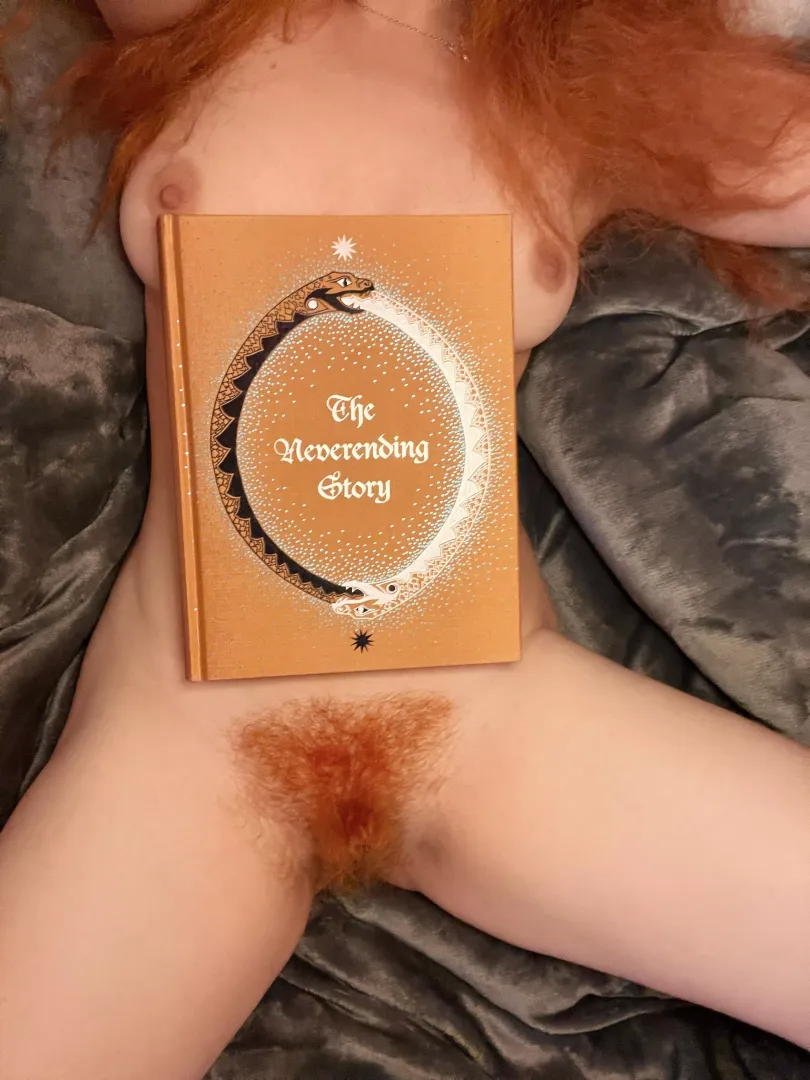 Written on the pages is the answer to a neverending story 📚🎶 [f]