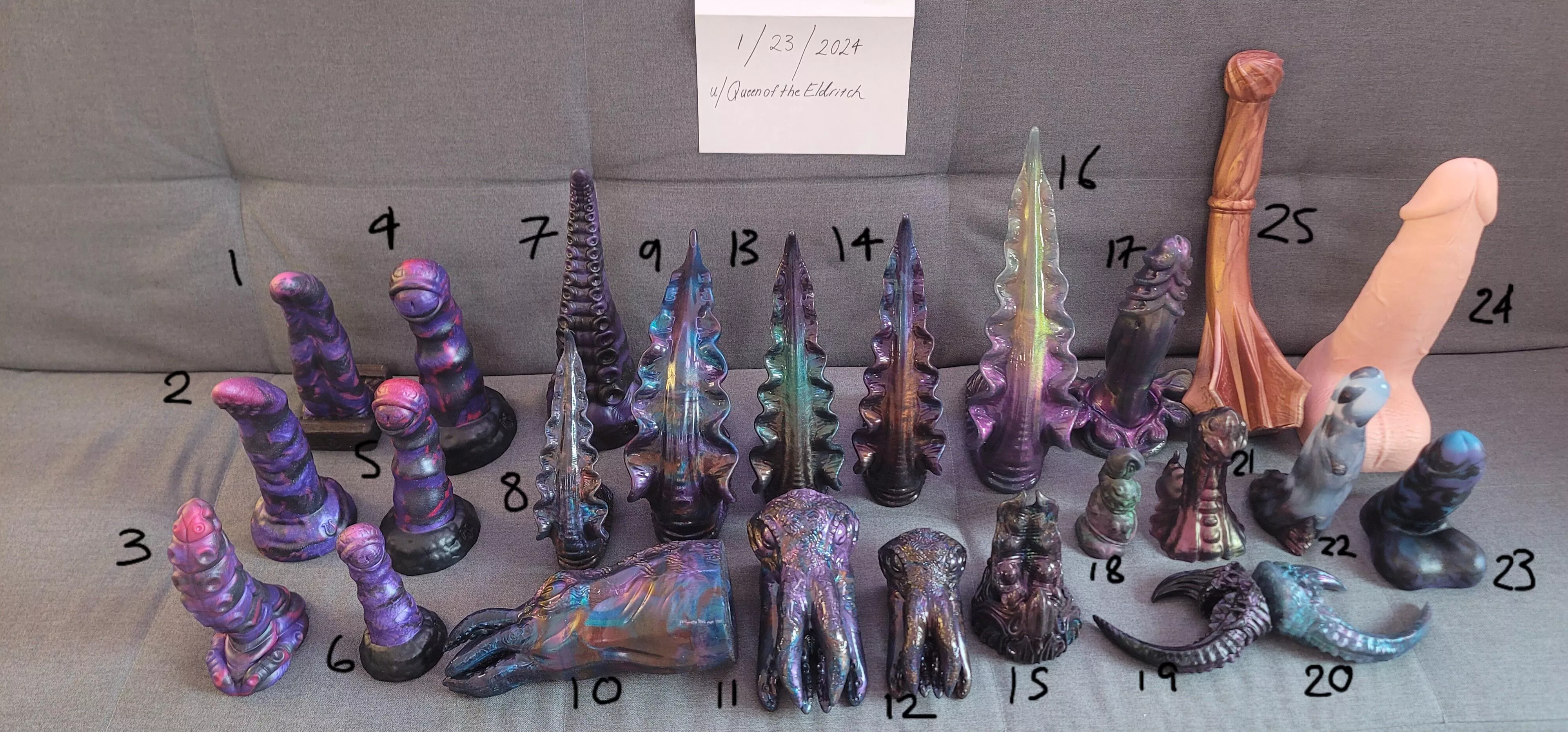 WTS Galaxy/Oil Slick Collection ( 25 TOYS)