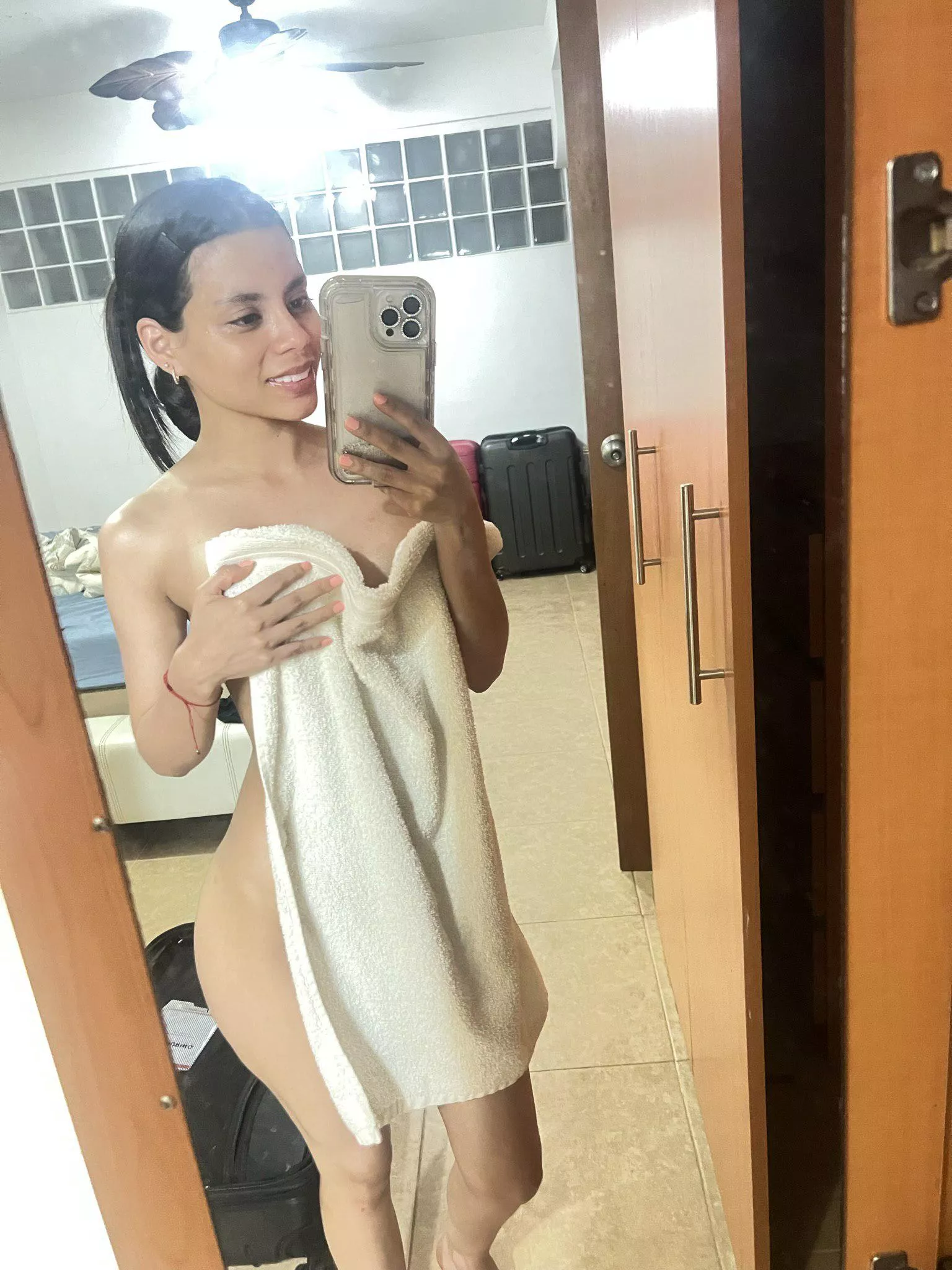 wyd if I came out of the shower smelling like coconuts? 🥥