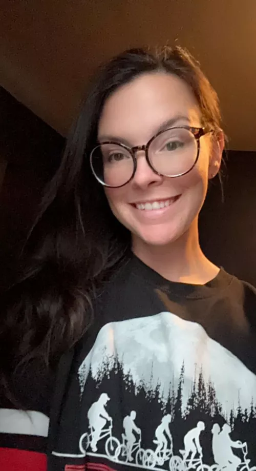 Yes, that’s a stranger things shirt!