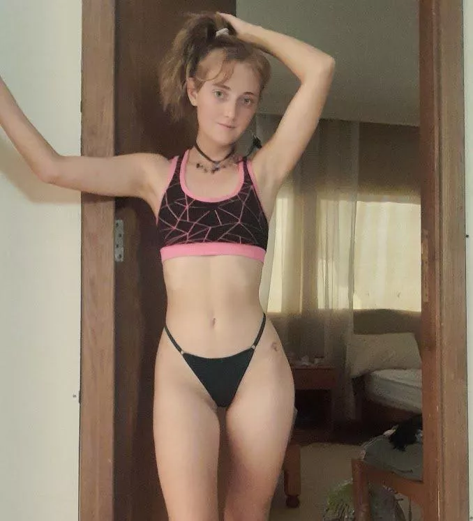 You can see my armpits all day F18