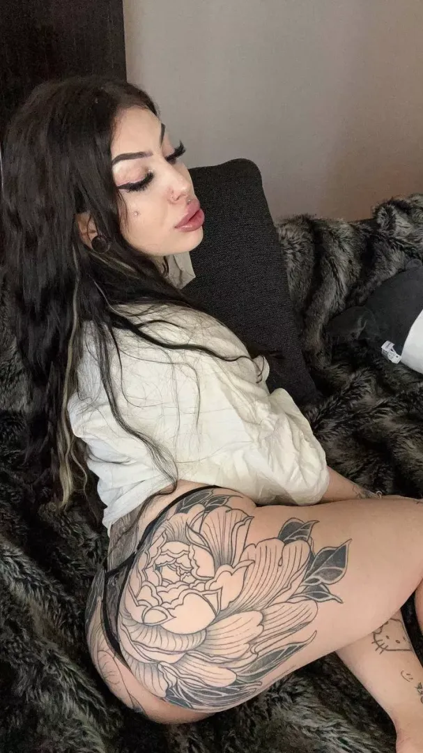 You can see my tattoo better when I'm taking a seat on your face