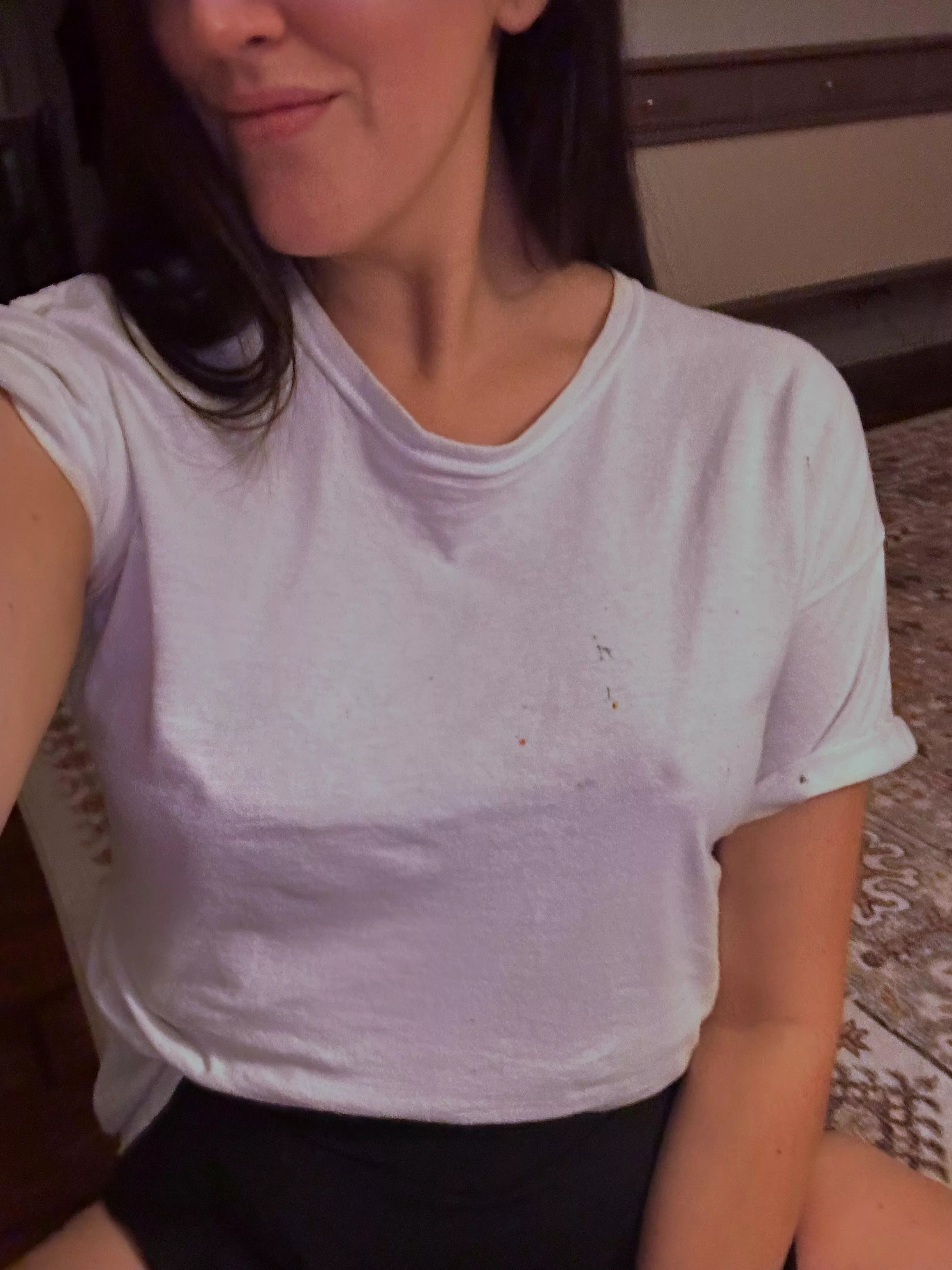 You didn’t think I forgot about you today, did you? Classic white tee, edition for today’s ‘braless’ post. 📸