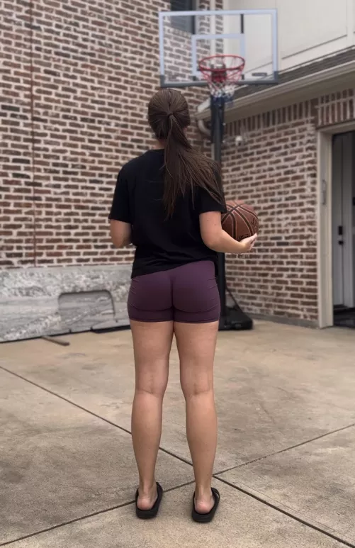 you don't want the smoke 😈 but I'll give you head if you win 🤭