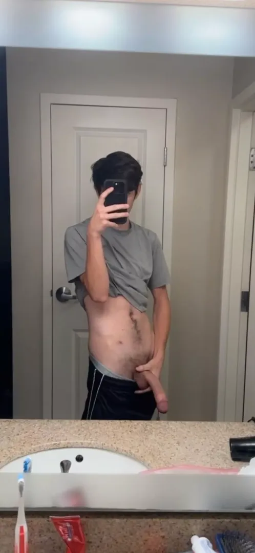 You into younger guys?(19)(STL)
