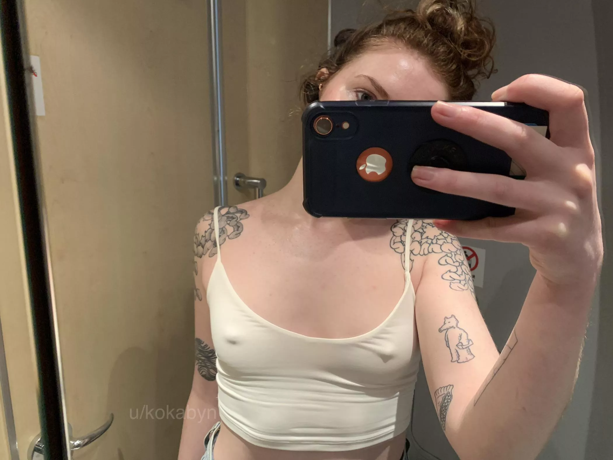 You just can’t go wrong with a white crop top [f]