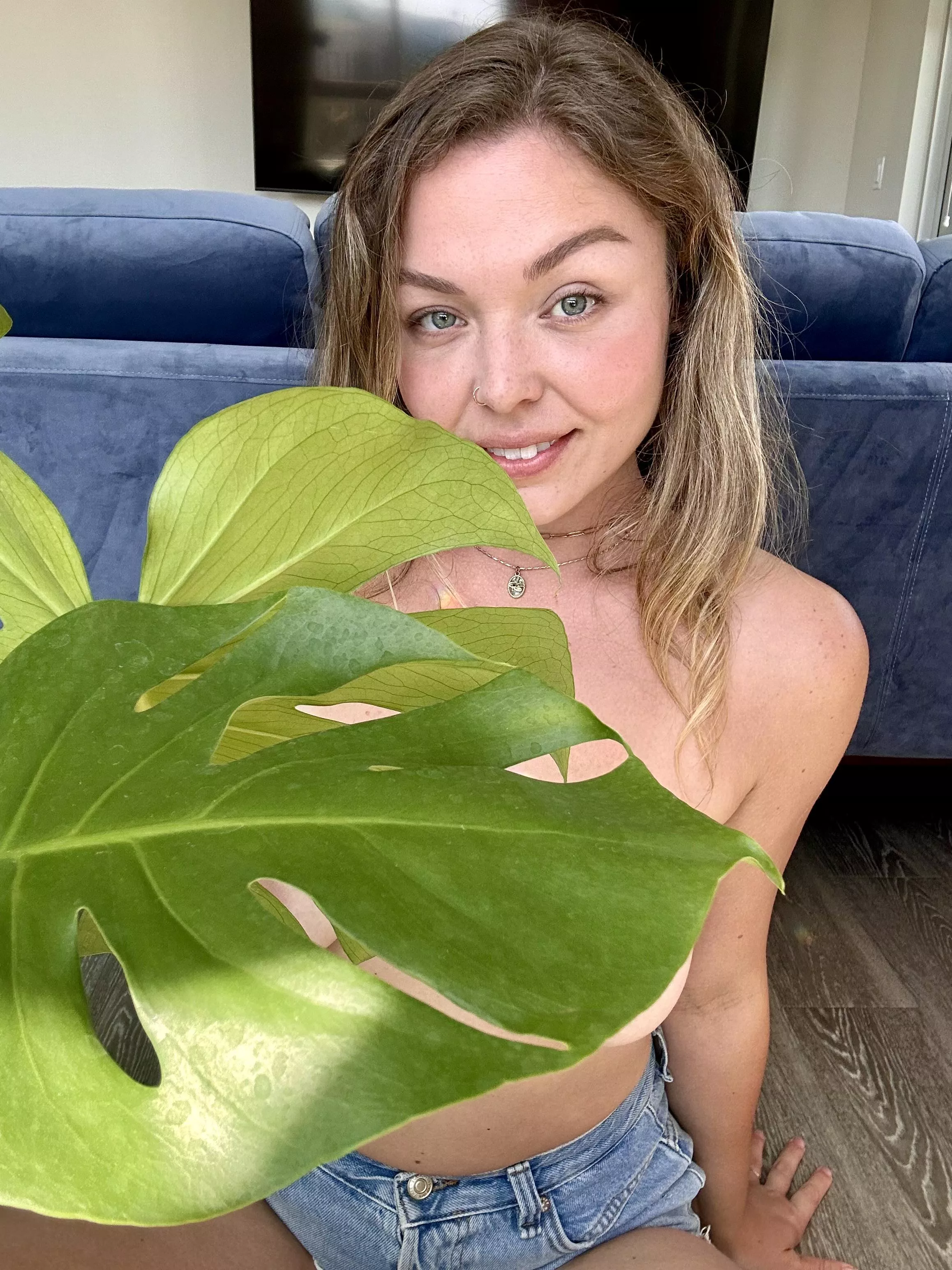you know what they say... if she takes care of plants, just imagine how she'll take care of you (; 