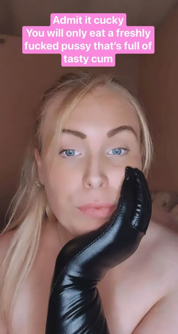 You little femboy cuck, you get dressed up all cute just to see a real man destroy me 🫢💦🖤