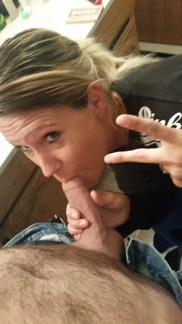 you might think I'm giving the peace sign but I'm actually telling you how many dicks I had in my mouth today 🤭😜