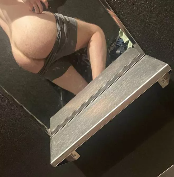 You see me changing at the gym… wyd